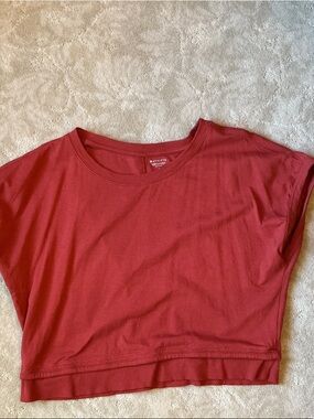 Athleta Crimson Cropped Tee - Women's Short Sleeve Top